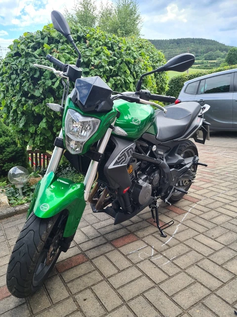 Motorrad Benelli BN302