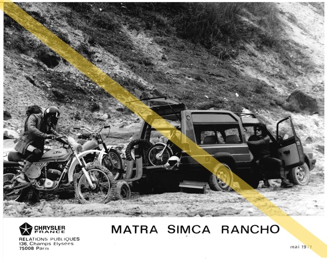 PHOTO DE PRESSE vintage Peugeot 104 Salon Auto Paris 1973