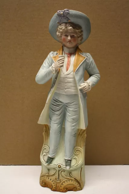 20e Grande figurine biscuit porcelaine polychrome H38cm jeune marquis en costume