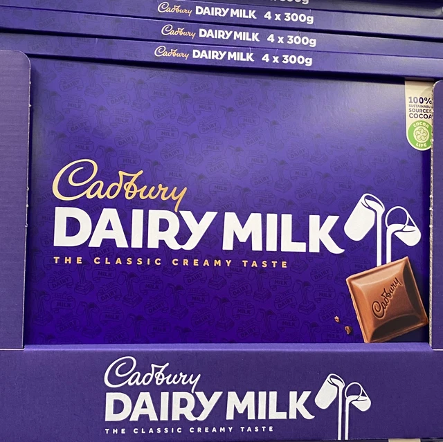 CADBURY DAIRY MILK Chocolate Gift Bar 300g x 4 Cake Baking £12.85