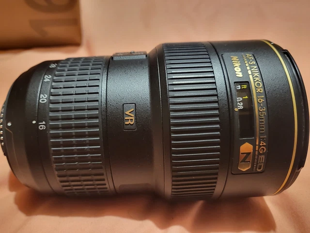 Nikon NIKKOR AF-S 16-35mm f/4G ED VR Objectif Zoom Grand Angle