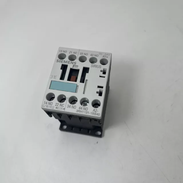 Siemens 3RH1131-1BB40 Contactor With 24 V Dc Coil New Without Box