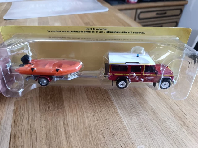 CARARAMA Land Rover Defender Fire brigade Netherlands / Scale 1:43 / NEW BOXED e CARARAMA Land Rover Defender Fire brigade Netherlands / Scale 1:43 / NEW BOXED e