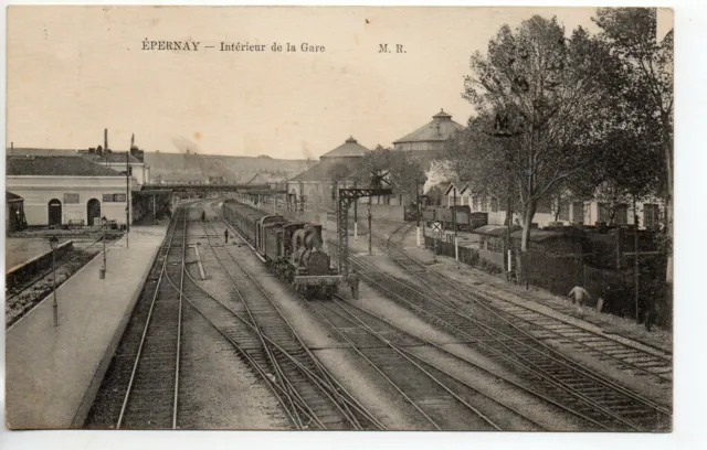 EPERNAY - Marne - CPA 51 - Gare Trains - vue interieure - train quittant la gare