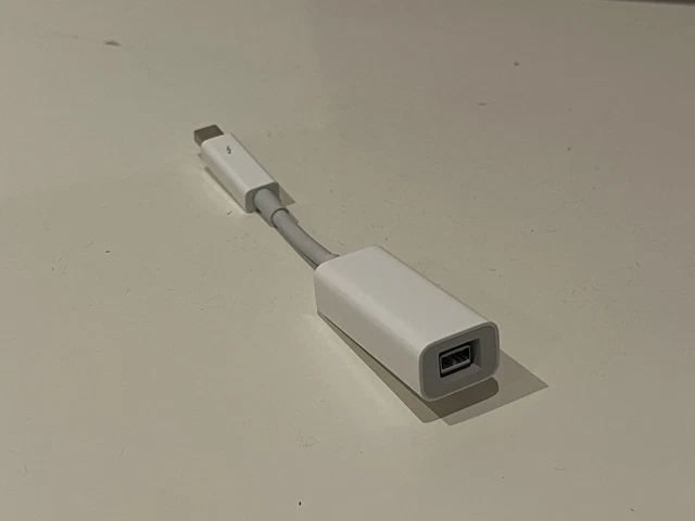 GENUINE APPLE THUNDERBOLT 2 to Firewire Adaptor A1463 EMC