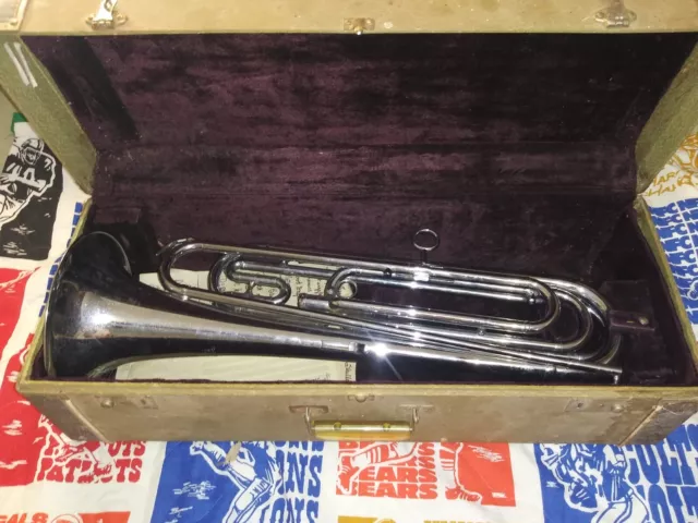 Vintage Getzen Deluxe Elkhorn French Horn Bugle With Case