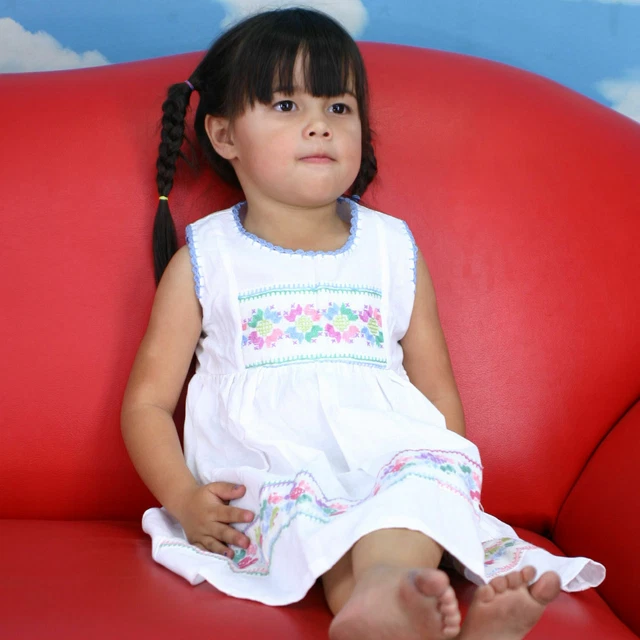NUOVO abito ricamato per bambine bambini festa estiva cotone fascia di età 1-7