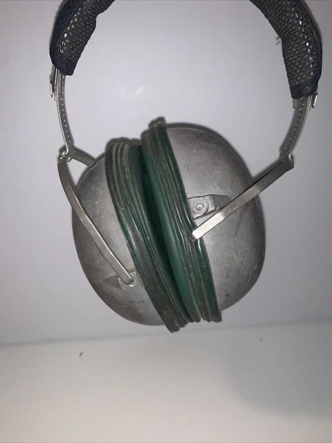 VINTAGE WILLSON SOUND BARRIER EAR MUFFS PAT. NO. 2.801.423 Metal Military USA