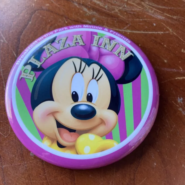 Disneyland Souvenir Minnie Mouse Plaza Inn Disney Badge Collectors Button Pin