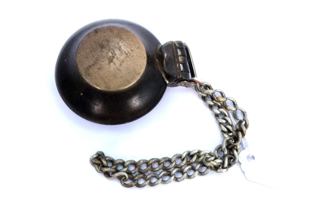 Indian Vintage Collectible Brass Betel Lime Chuna-Dani Box With Chain. i22-30