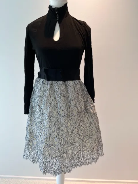 Marc Jacobs party/cocktail dress size 4. Pre-owned in good condition lined skirt