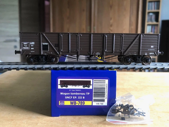 Wagon Plat SNCF REE Modèle WB-546 Avec Ranchers Et Guérite - Neuf En Boîte, Pour Modélisme Ferroviaire