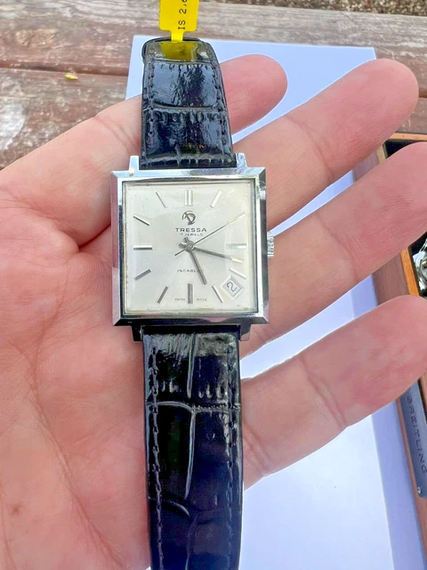 CERRUTI 1881 jupe pure laine grise vintage années 90 taille 40FR - France CERRUTI 1881 jupe pure laine grise vintage années 90 taille 40FR - France