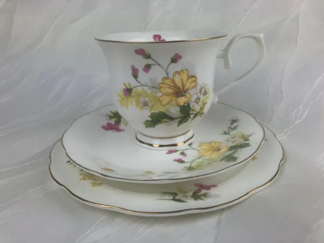 VINTAGE -ROYAL WESSEX Clementine Fine Bone China Trio England