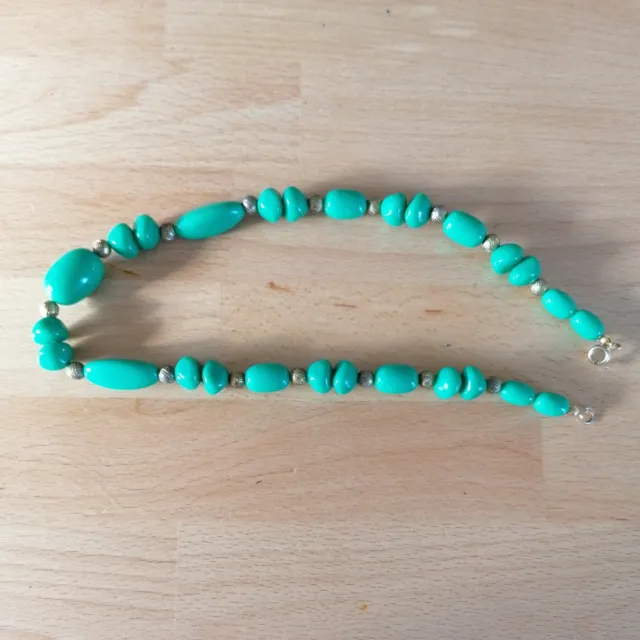 Ladies 17 Inch Pretty Jade Green And Gold Colour Necklace