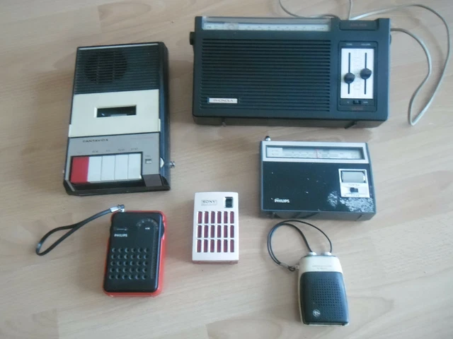Lot De 5 Pin's Vintage Années 80 - Fabriqués En Italie - Neufs (fond De Magasin)