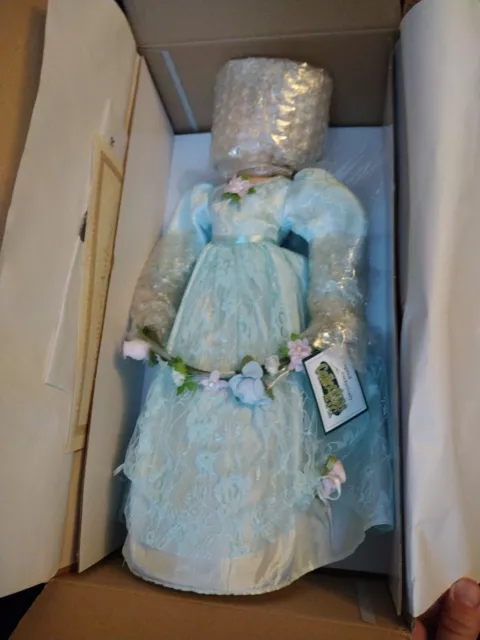 heritage signature collection porcelain doll Mariana 12421
