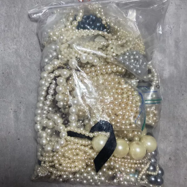 JEWELLERY Job Lot Mostly Faux Pearl Necklace Loose Beads Craft Wear Repair 1.9kg