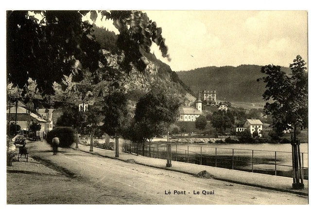CPA Suisse lémanique Le Pont Le Quai animé