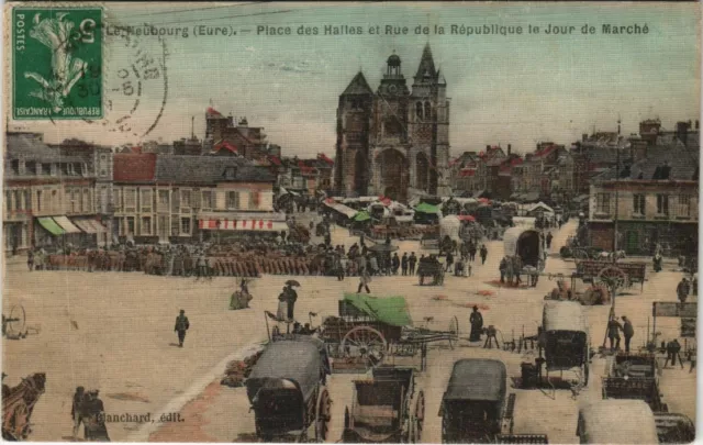 CPA Le NEUBOURG-Place des Halles et Rue de la République le Jour (43336)