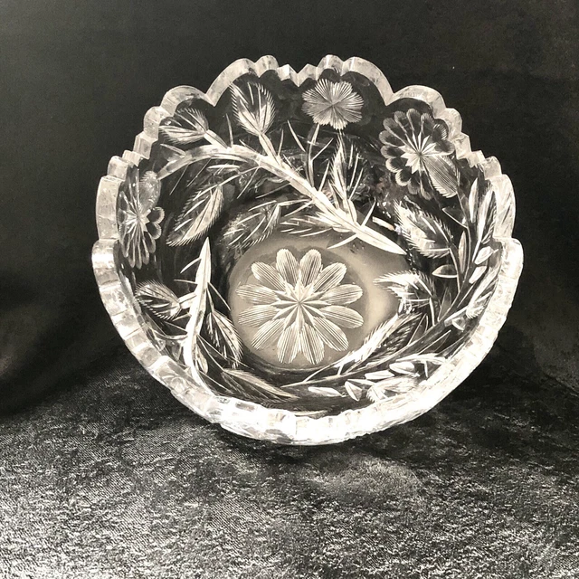ABP Libbey signed Carnation american Cut glass Floral 8” deep serving Bowl ABP Libbey signed Carnation american Cut glass Floral 8” deep serving Bowl
