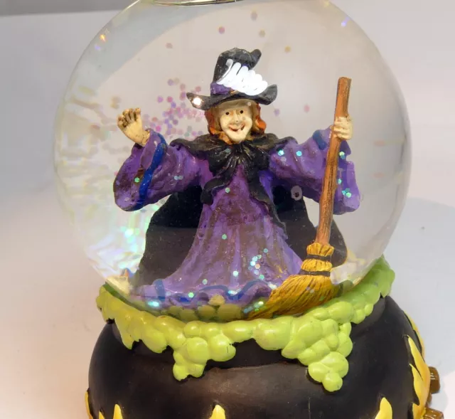 Halloween Neve Acqua Globe BALL 3 " Witch Burning Su Fuoco Con Pipistrelli Scopa