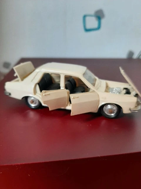 LES MINIATURES DE Norev France Renault 18 1978 échelle 1/43 Boîte LES MINIATURES DE Norev France Renault 18 1978 échelle 1/43 Boîte