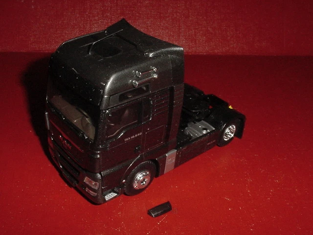 TRACTEUR MAN TGX XXL EURO 5 ROUGE ELIGOR 1/43 Réf 114715 TRACTEUR MAN TGX XXL EURO 5 ROUGE ELIGOR 1/43 Réf 114715