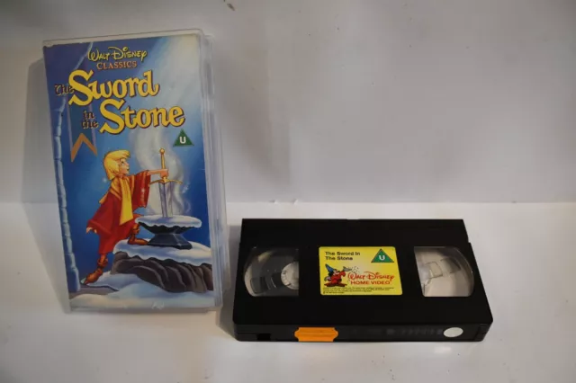 THE SWORD IN THE STONE   VHS Video Tape Walt Disney  FREE P/P