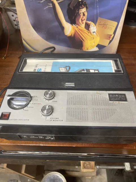 VINTAGE SANYO MR-210 Portable Reel to Reel Tape Recorder With Mic