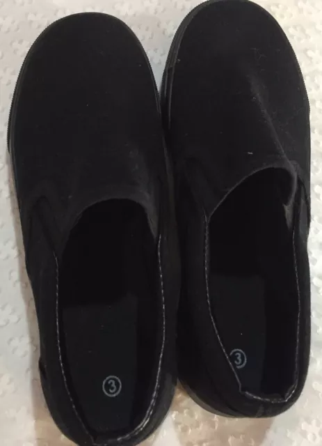 Youth Shoe Black Size 3 Slip On Tennis Shoe Boys No Lace New With Out tags