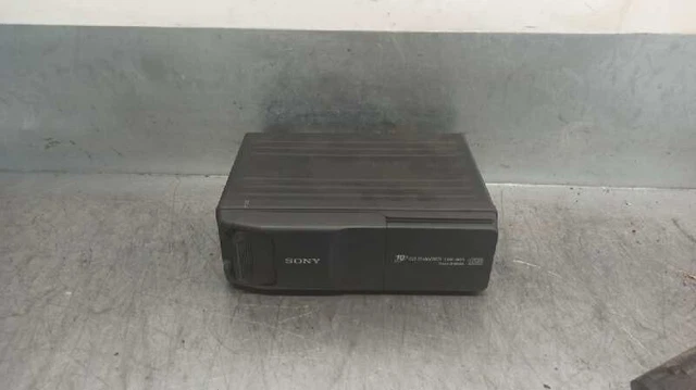 30623159 audio system cd radio for VOLVO V40 FAMILIAR 2.0 TURBO 1995 3414518