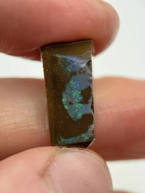 Boulder Opal roh 8,4 ct Mit Farbspiel