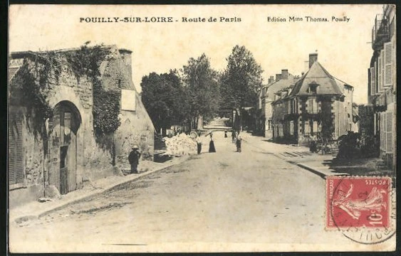 CPA Pouilly-sur-Loire, Route de Paris, vue de la rue 1914