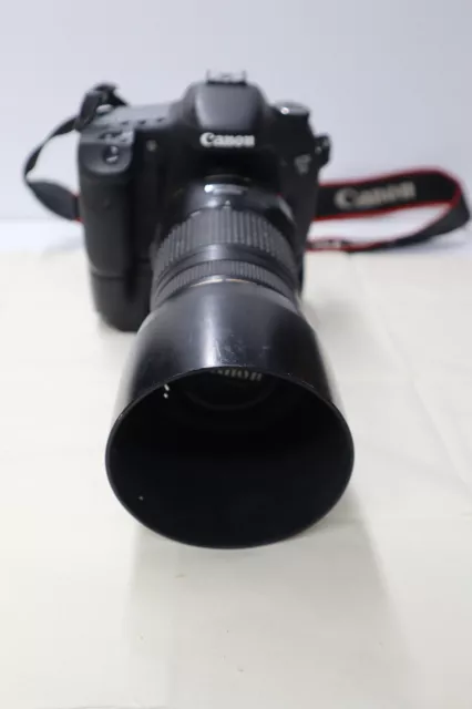 Canon EOS 7D 18.0 MP Digital SLR Camera - Black W/ canon ultrasonic 70-300mm len