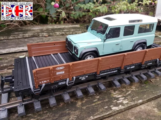 GREEN G SCALE 45mm GAUGE SIDED FLATBED & 1:24 DIE-CAST LAND-ROVER RAILWAY TRAIN