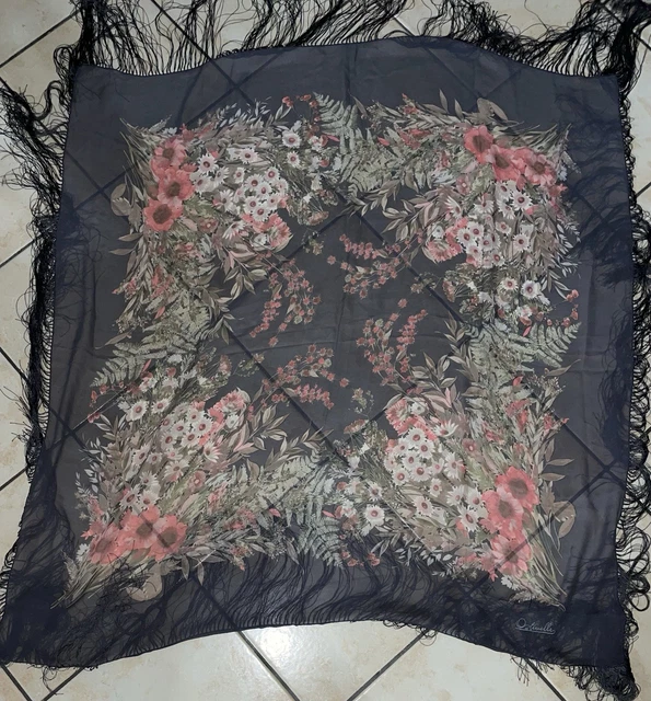 Foulard En Soie OSTINELLI Vintage - Dimensions 75 X 78 Cm - Couleur Beige - Occasion