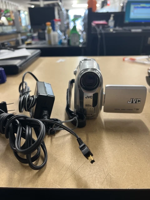 JVC GR-D347U Vintage Digital Video Camera With Charger & Battery Works