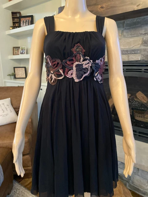 Elana Kattan Dress Size Small Black A-Line Dress with Flower Detailing ***