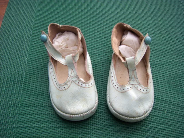 Chaussures De Poupee Anciennes