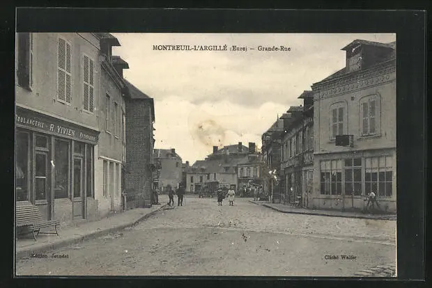 CPA Montreuil-l'Argillé, Grande-Rue, street view