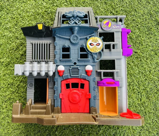 Imaginext Crime Alley Gotham City The Penguin