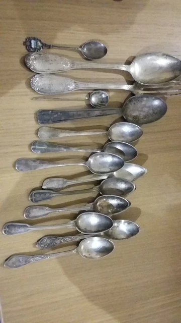 24 COUVERTS DE TABLE EN METAL ARGENTE POINCON 100 MODELE CHINON