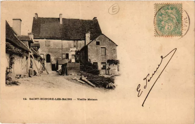 CPA St-HONORÉ-les-BAINS-Vieille Maison (421222)