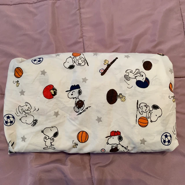 Peanuts SNOOPY SPORTS Baby Fitted Crib Sheet Lambs & Ivy 28x52 inches EUC