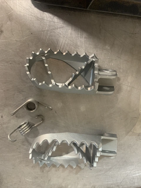 NEW OEM Genuine Footpegs KTM Sx125  Sx250 SXF250 SXF350 SXF450 2007 - 2015