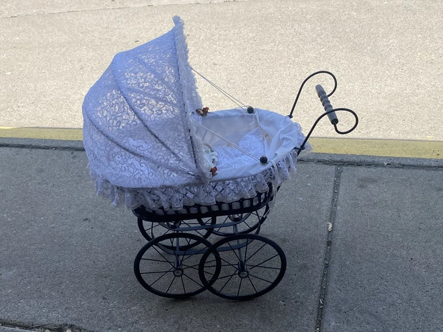 Vintage Atelier Evelyn Nemmert Wicker Baby Doll Pram Carriage Germany Read