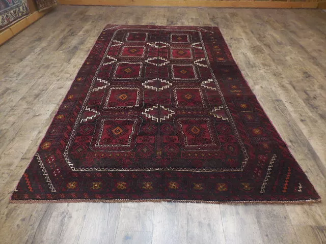 VINTAGE TURKISH HAND MADE GEOMETRIC ANATOLIAN VILLAGE MADE RUG 5x9 Ft