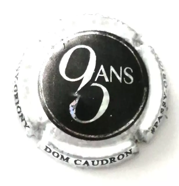 ♥♥ Capsule  De  Champagne  Passy  Grigny  90  Ans   21 / 23  N° 18 T ♥♥