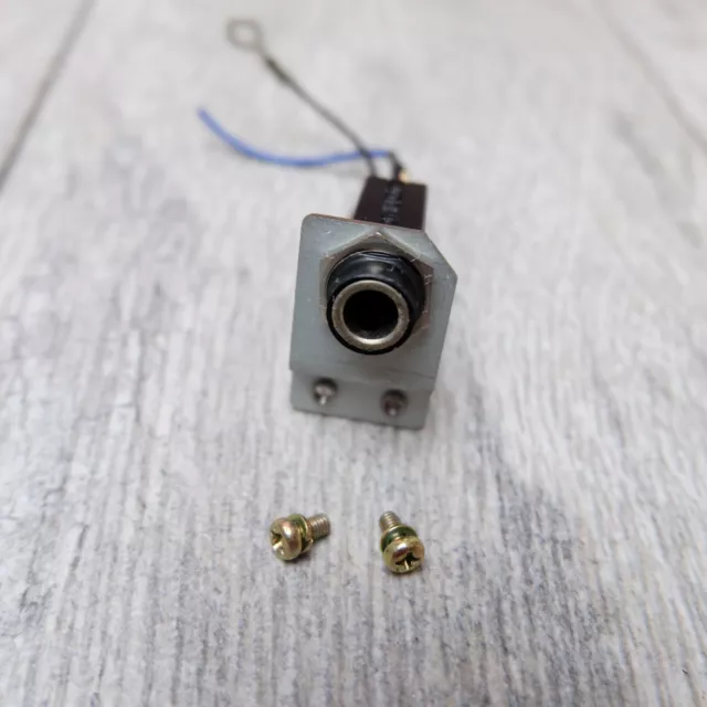 Tascam Teac 34B Reel to Reel - Left Tape Guide Roller – Genuine Parts